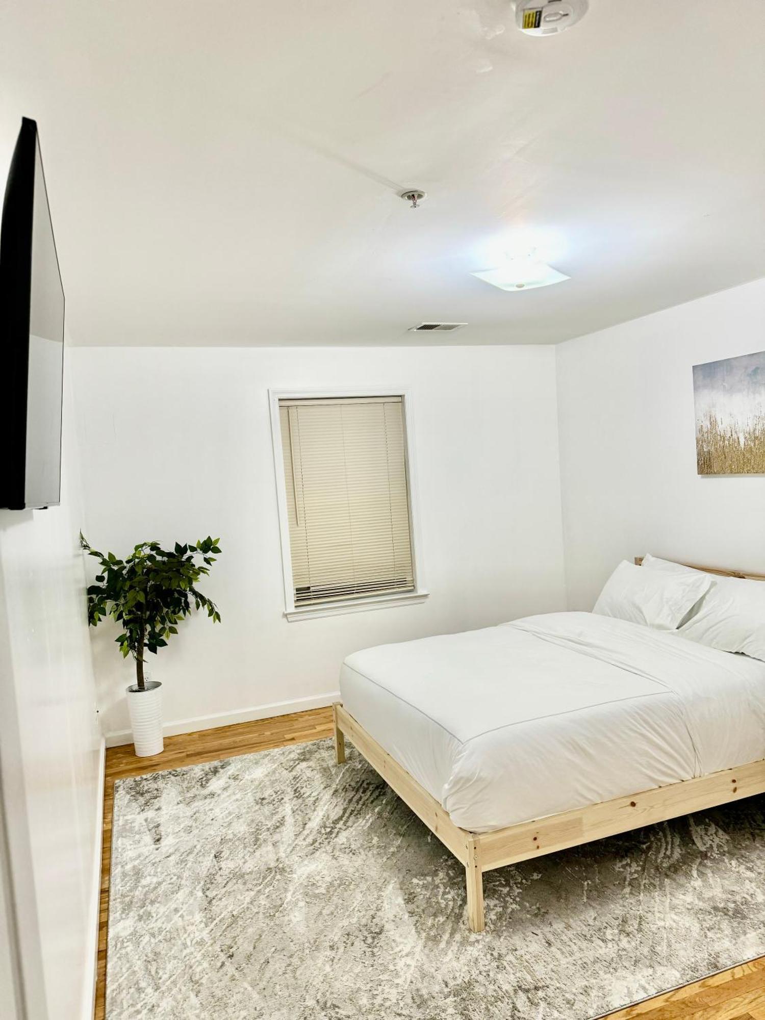 Stylish Evergreen Apartment By Newark Airport Екстер'єр фото