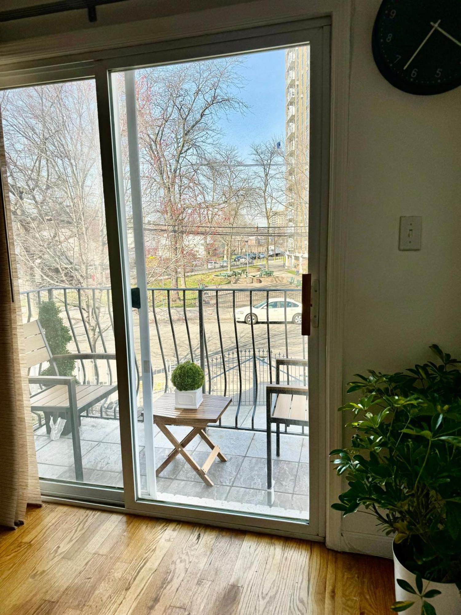 Stylish Evergreen Apartment By Newark Airport Екстер'єр фото