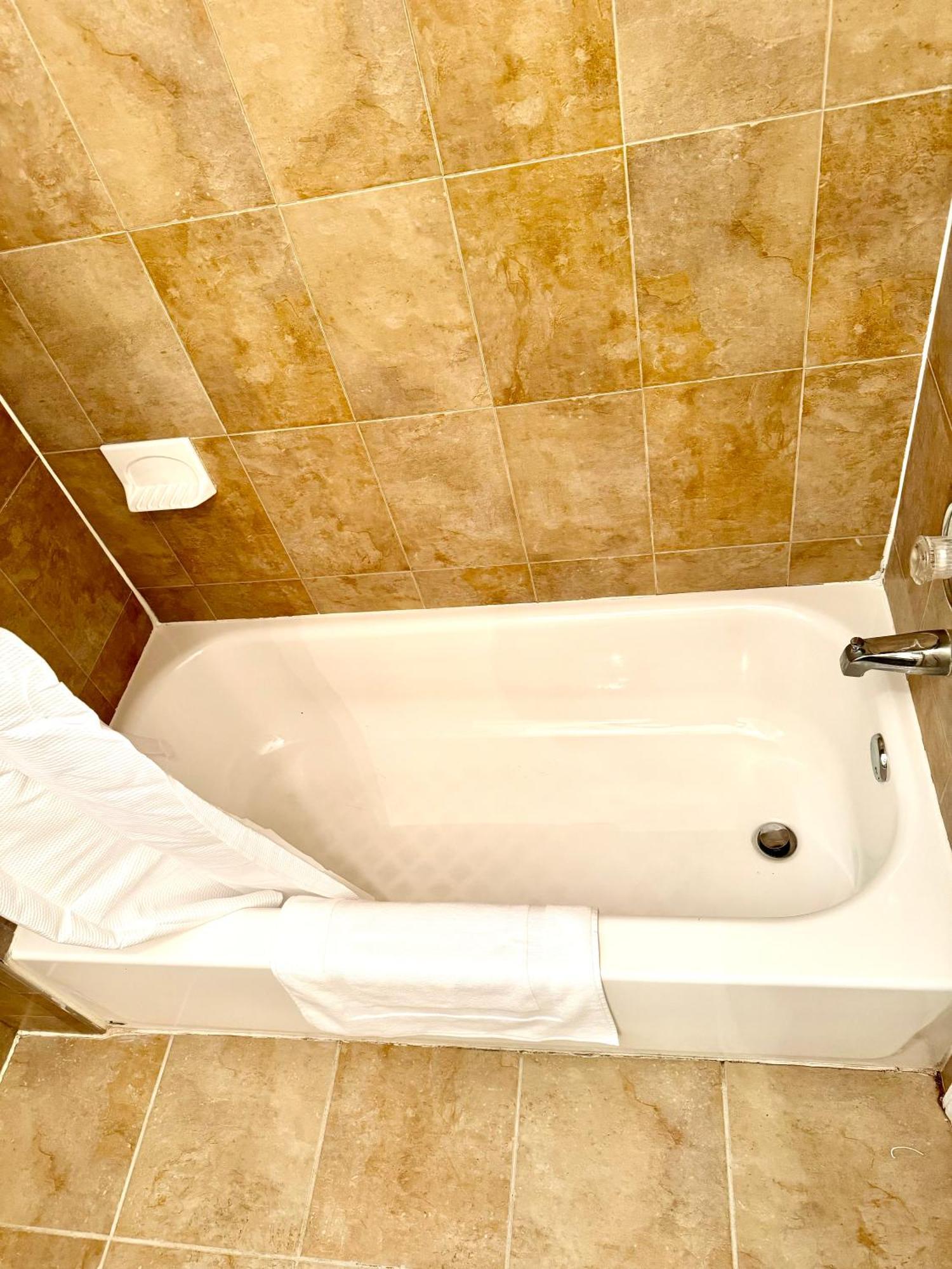 Stylish Evergreen Apartment By Newark Airport Екстер'єр фото