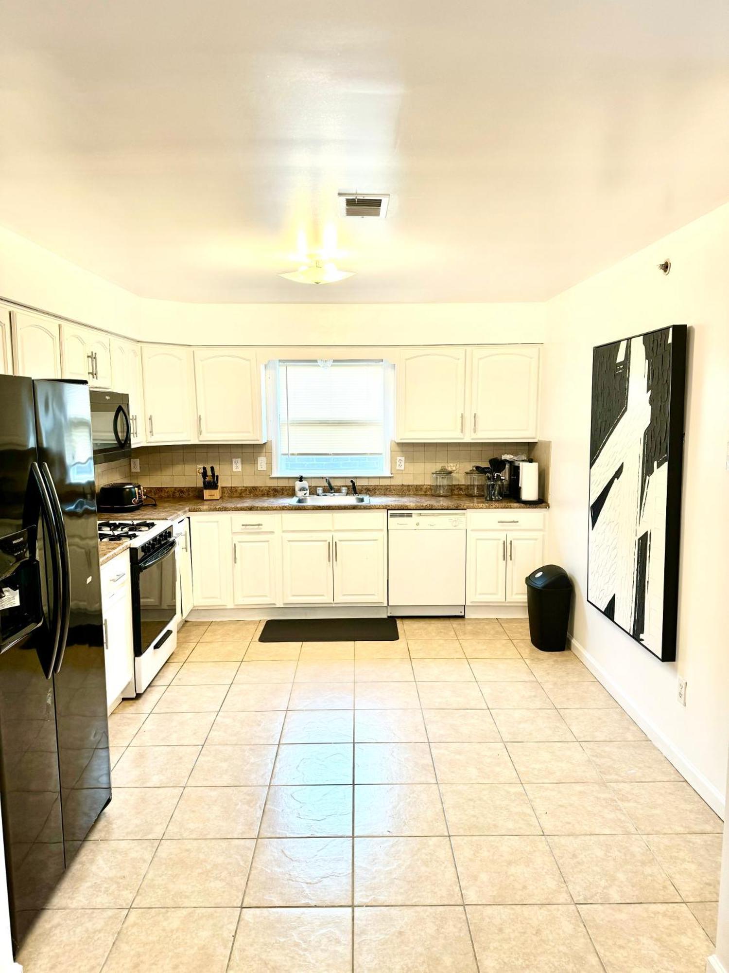 Stylish Evergreen Apartment By Newark Airport Екстер'єр фото