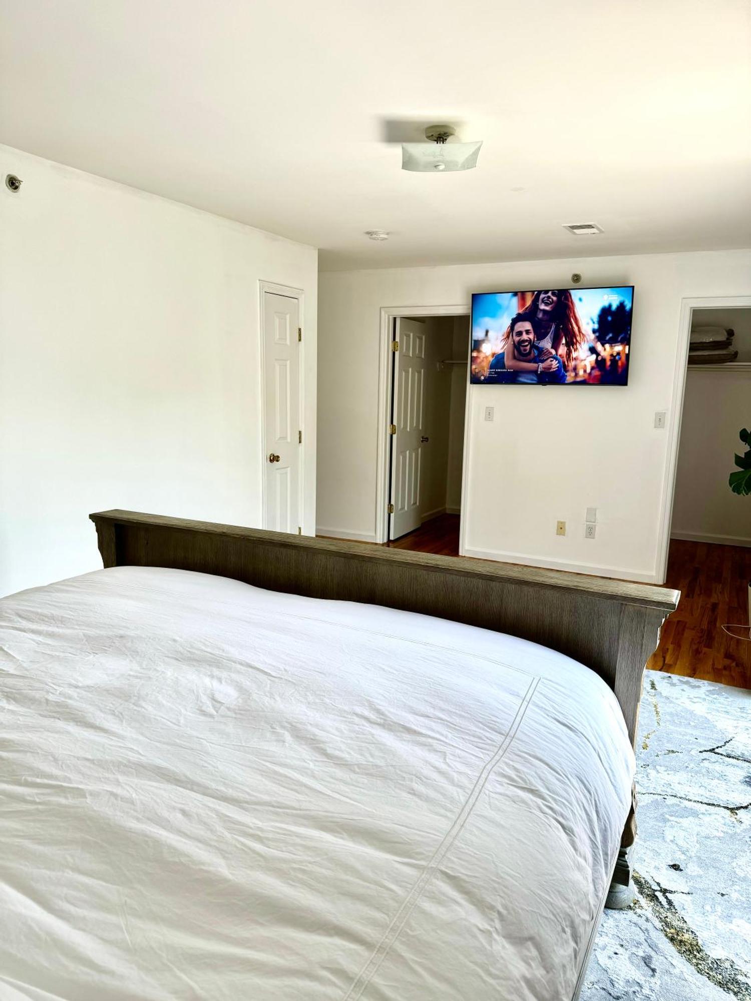 Stylish Evergreen Apartment By Newark Airport Екстер'єр фото